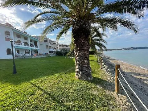 Seafront Family Apartment-Pontus Skala Fourkas Apartment